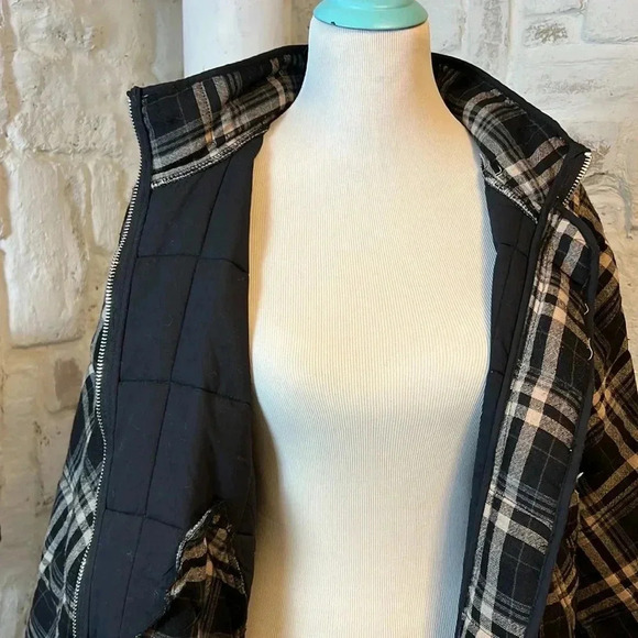 Promesa | Black & Cream Plaid Jacket - Picture 6 of 9